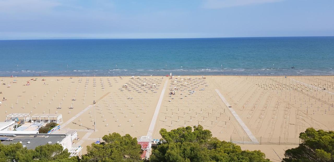 International Seaview Apartments Lignano Sabbiadoro Eksteriør billede