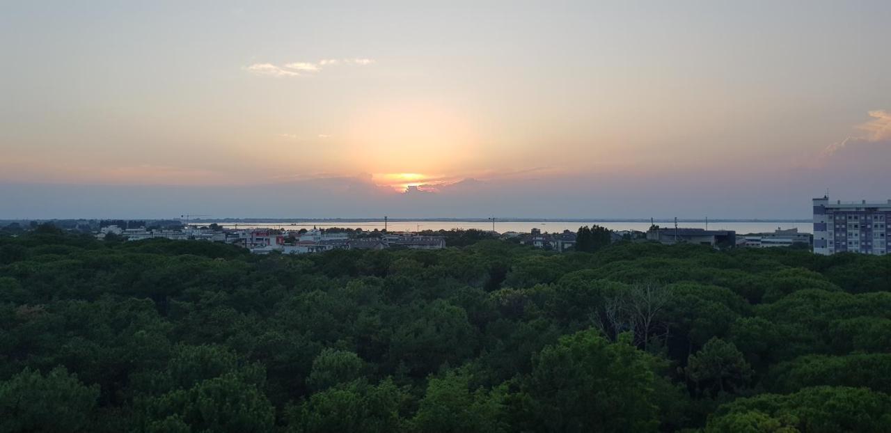 International Seaview Apartments Lignano Sabbiadoro Eksteriør billede